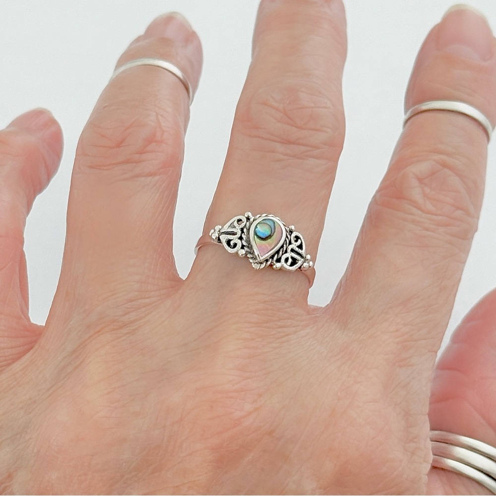 Sterling Silver Teardrop Abalone Ring with Swirls, Pear Shape Rings, Seashells - Picture 3 of 13